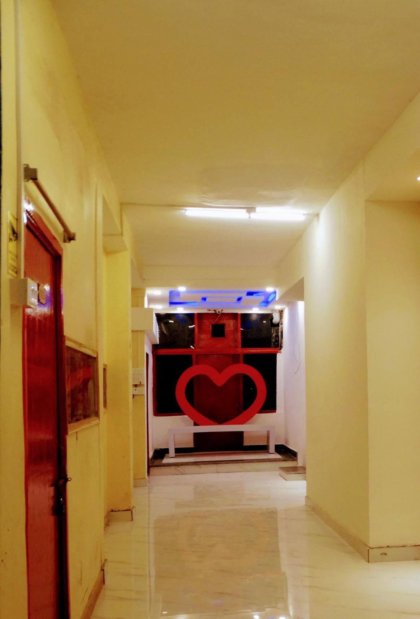 Shree Ram Sia Hotel An Unit Of Shree Ram Sia Trading And Residency Gaya Buitenkant foto